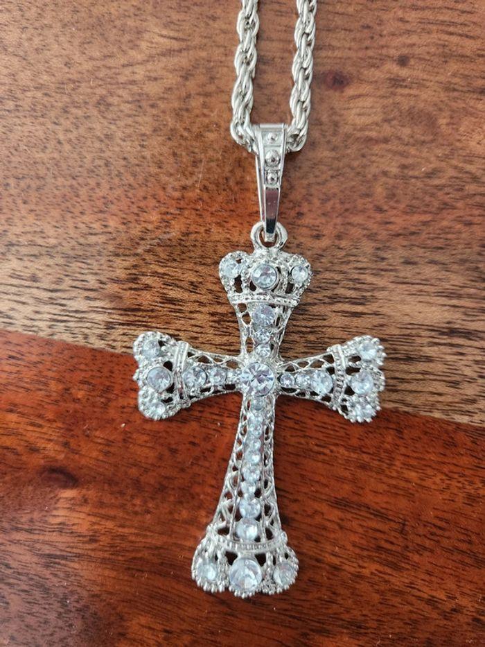 Collier Croix Déguisement Argent - photo numéro 2