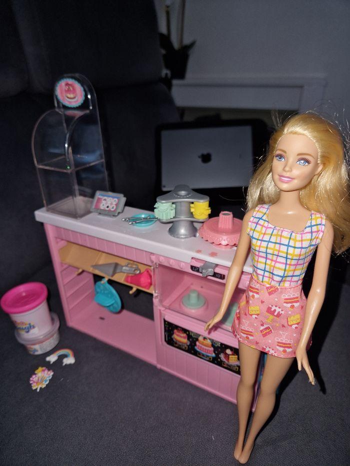 Barbie et sa pâtisserie - photo numéro 2