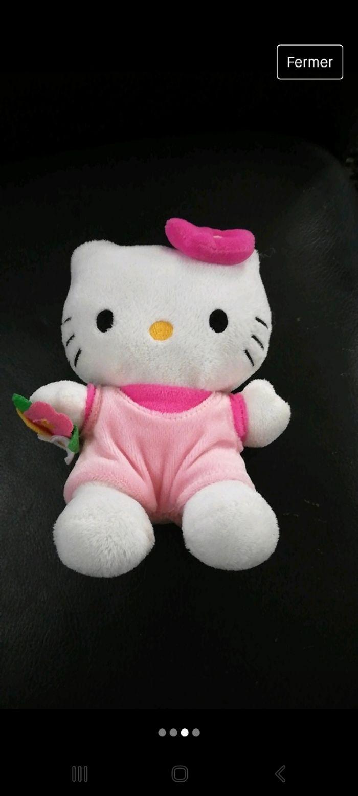 Peluche hello kitty - photo numéro 1