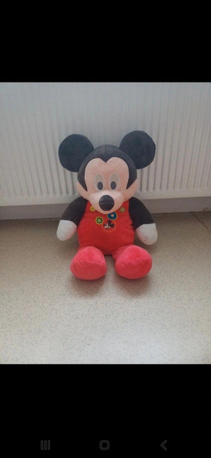 Peluche rouge Mickey - photo numéro 1