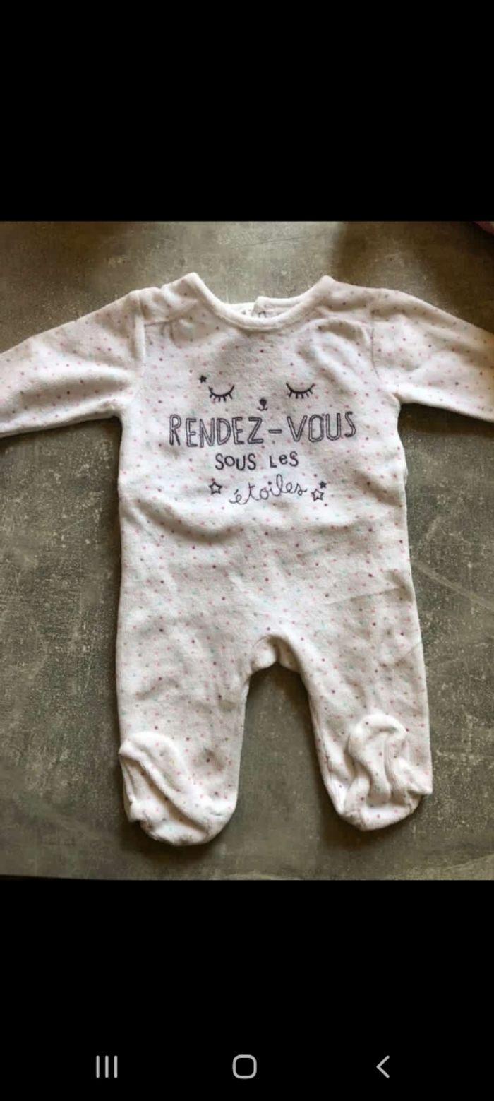 Pyjama avec pied 1 mois - photo numéro 1