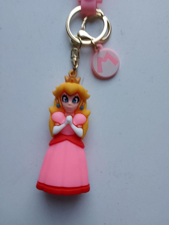 Porté clé princesse Peach Mario - photo numéro 5