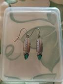 belles boucles d’oreilles forme plumes, neuves, jamais porté, Vintage