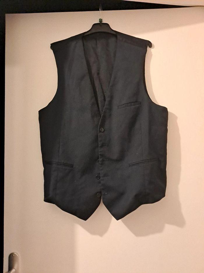 Gilet noir - photo numéro 1