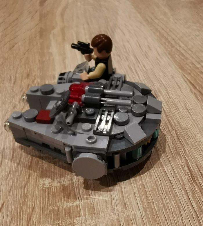 Lego Star Wars - Millénium Falcon - 75030 - photo numéro 3