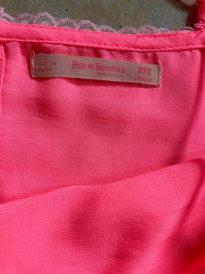 Top à fines bretelles rose flash Bershka taille S-M très bon état - photo numéro 6