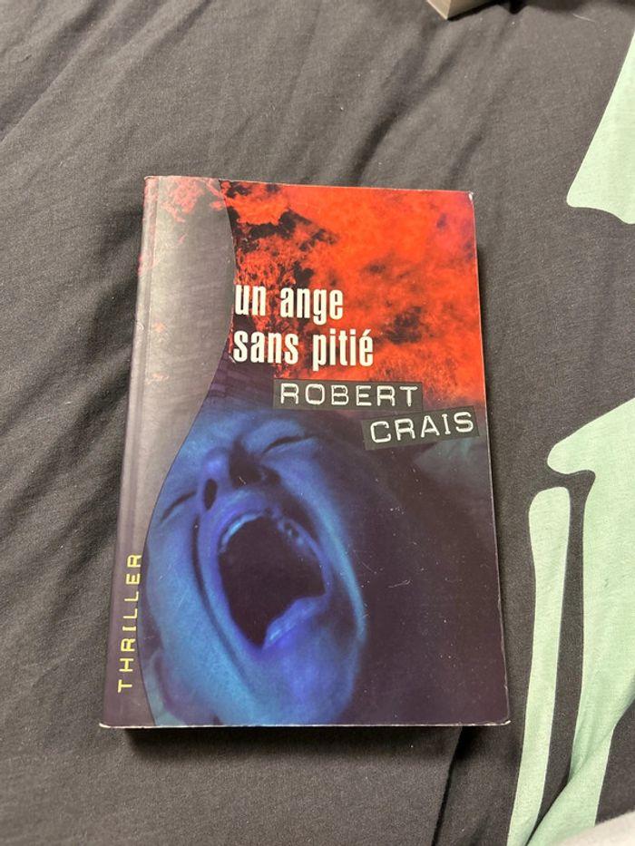 Livre un ange sans pitié - Robert Crais - photo numéro 1