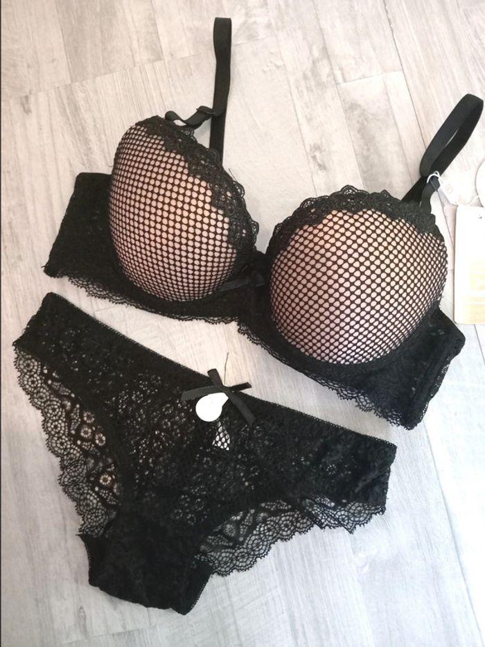 Ensemble lingeries noir - photo numéro 1