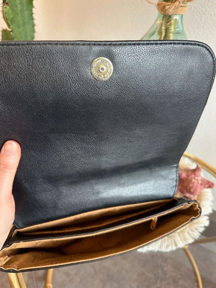 Sac en cuir noir à bandoulière avec détails dorés modèle Vintage - photo numéro 10