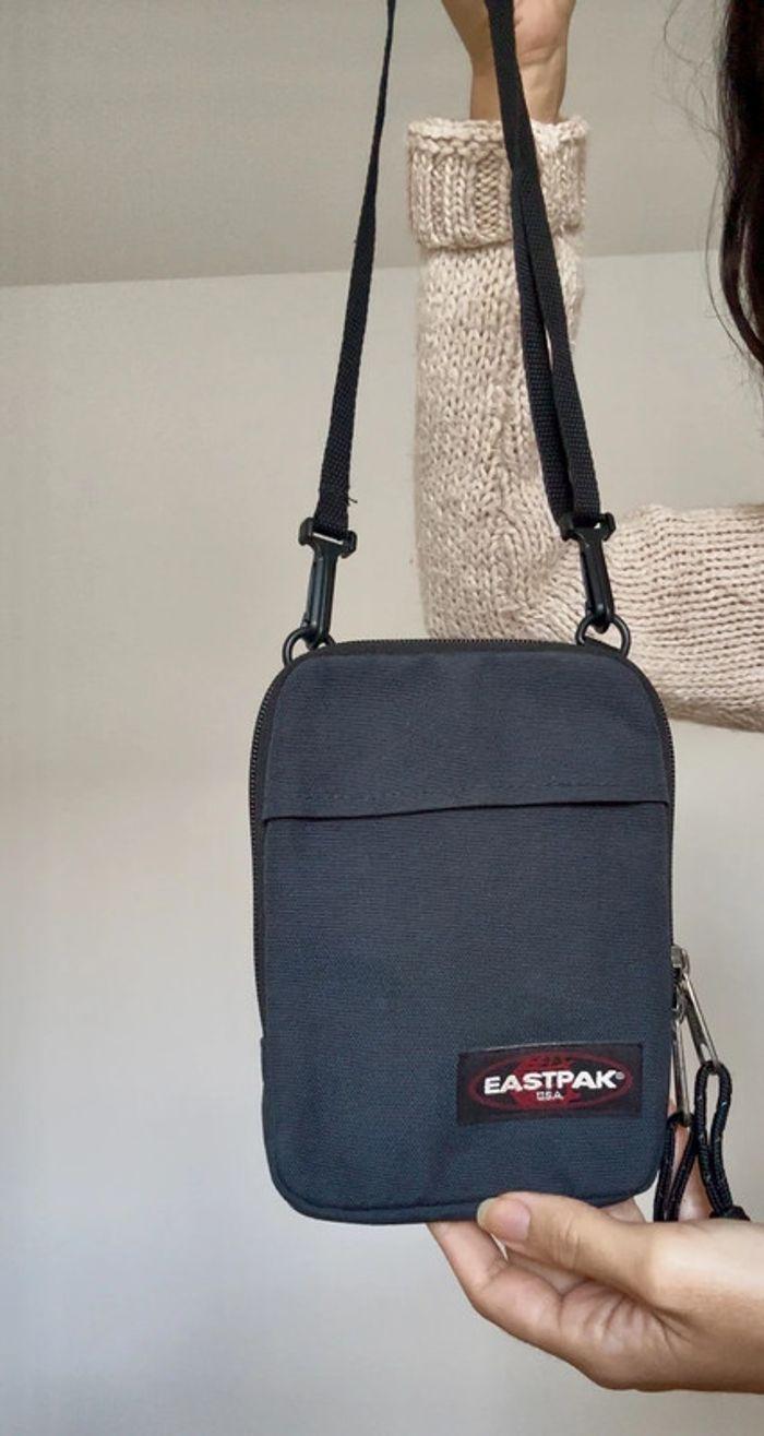 Petit sac besace Eastpak - photo numéro 1