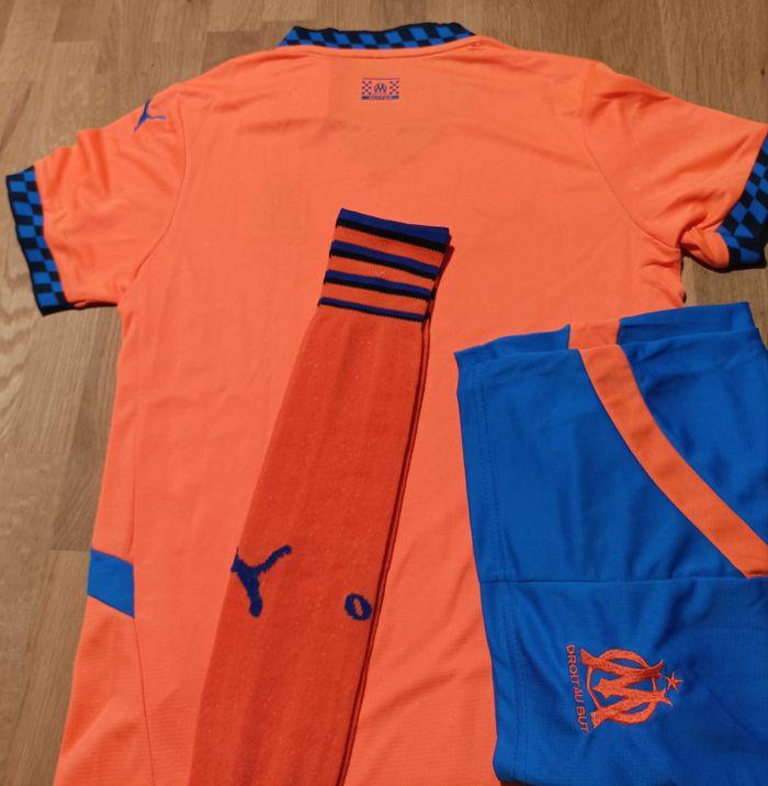 Superbe maillot OM Marseille taille 10 ans modèle 2025 Orange Away - photo numéro 6