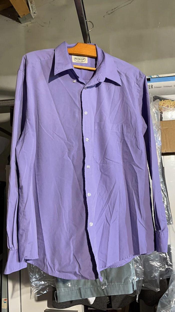 Chemise violette