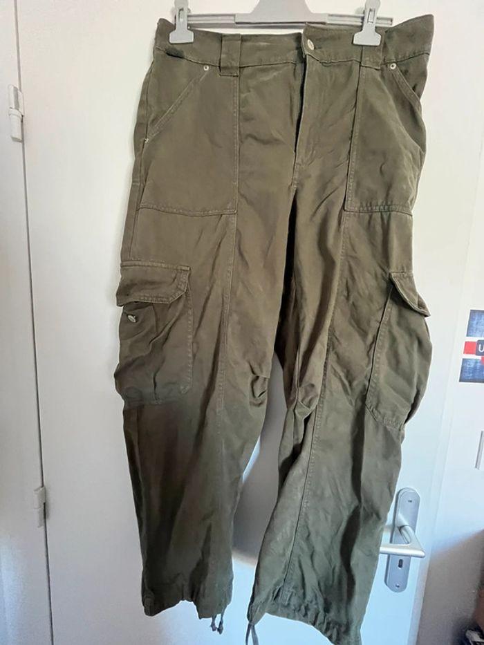 Pantalon cargo vert kaki Pull&Bear taille 44 - photo numéro 2