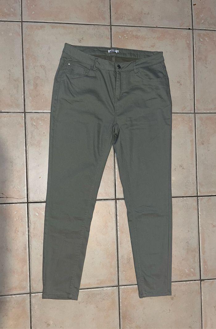 Pantalon style skinny vert kaki T46 - photo numéro 1