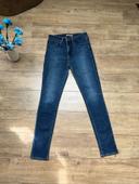 Jean slim Levis bleu foncé. Taille 36 taille haute 721 skinny