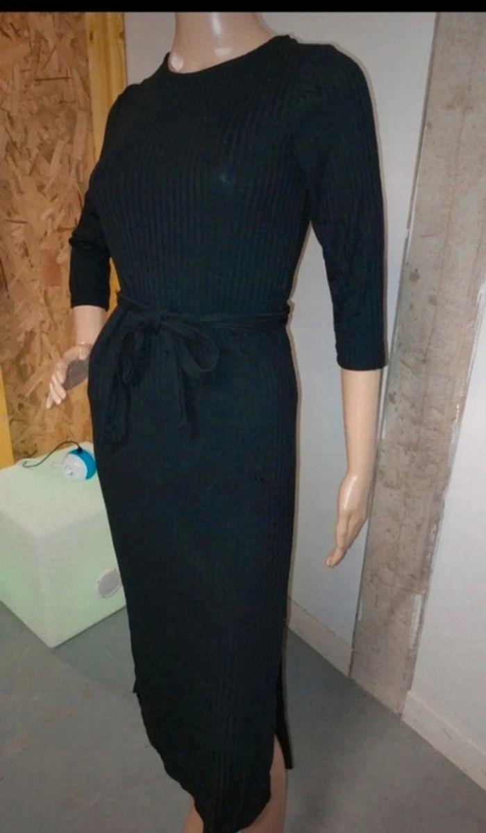 Robe longue taille 34 jamais portée - photo numéro 2