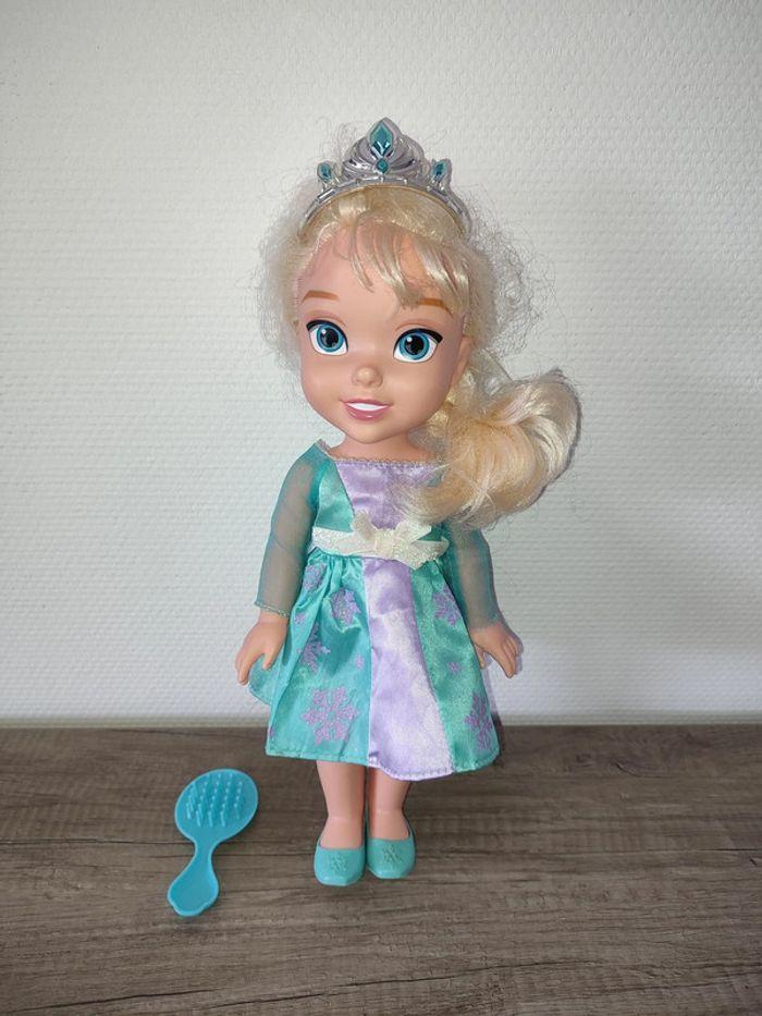 Poupée Elsa ( la Reine des neiges ) 38 Cm avec sa brosse