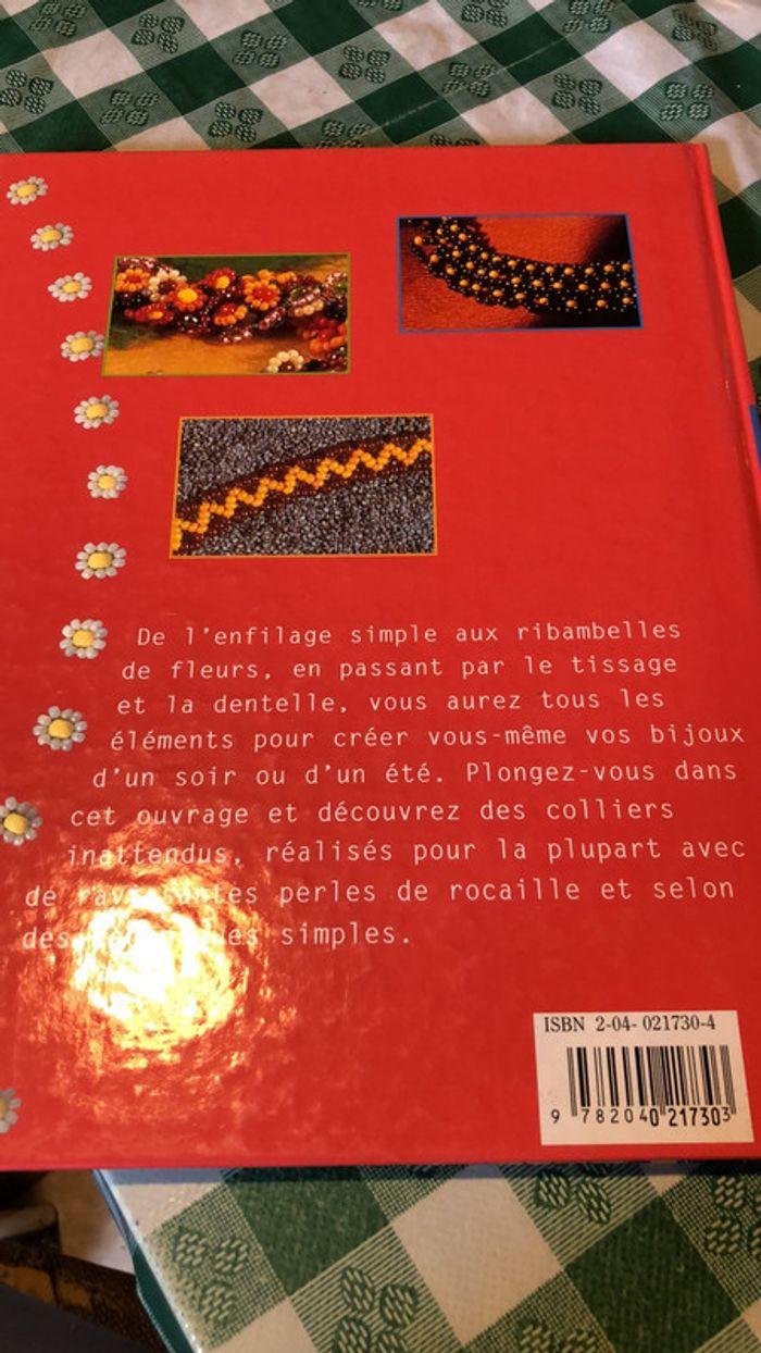 Livre bijoux de perles très bon état - photo numéro 2