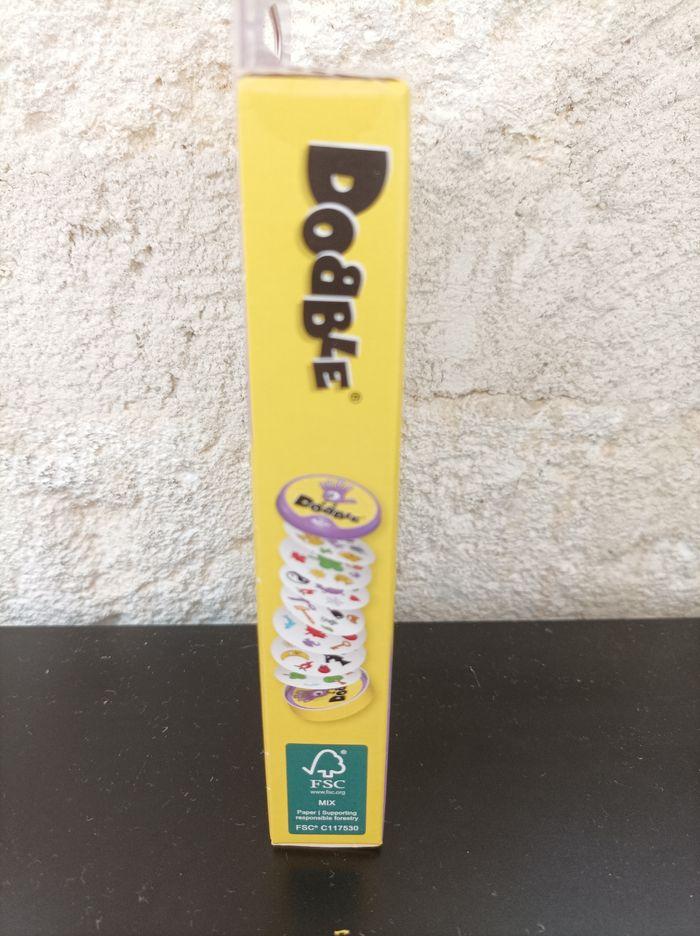 Nouveau DOBBLE 2024 - Asmodee neuf dans sa boîte scotché - photo numéro 6