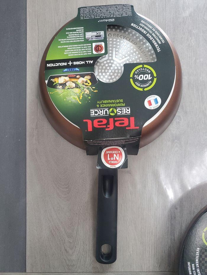 Poêle TEFAL 24cm Tout Feux et Induction. - photo numéro 2