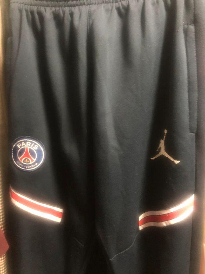 Pantalon Jordan PSG 12 13 ans - photo numéro 1