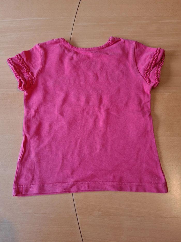 T-shirt Sucre d'orge et short Tissaia en 5 ans en TBE - photo numéro 3