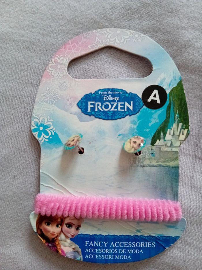 Boucle d'oreille et nœud frozen disney neuf jamais deballé - photo numéro 2