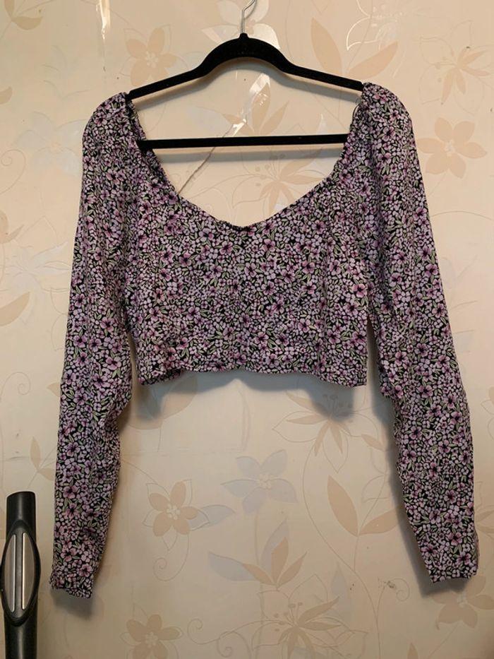 Blouse cropped mauve motif fleuris - photo numéro 3