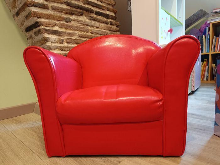 Très beau fauteuil rouge pour enfant simili cuir - photo numéro 6