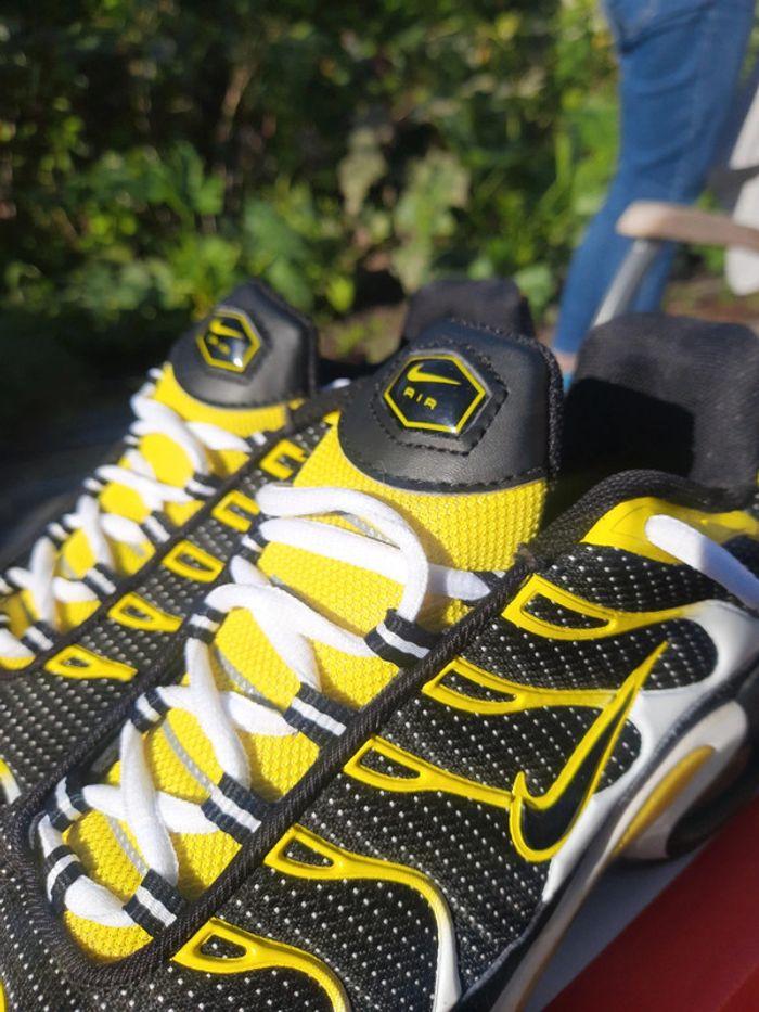 Nike Air Max Plus TN Noir et Jaune Taille 43 - photo numéro 3