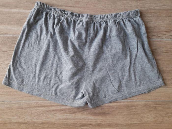 Short taille 46 - photo numéro 2