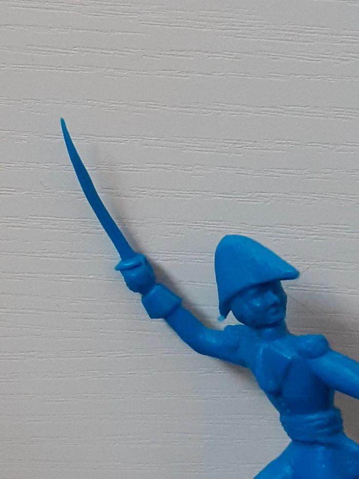 Figurine / soldat plastique bleu La roche aux fées - photo numéro 2