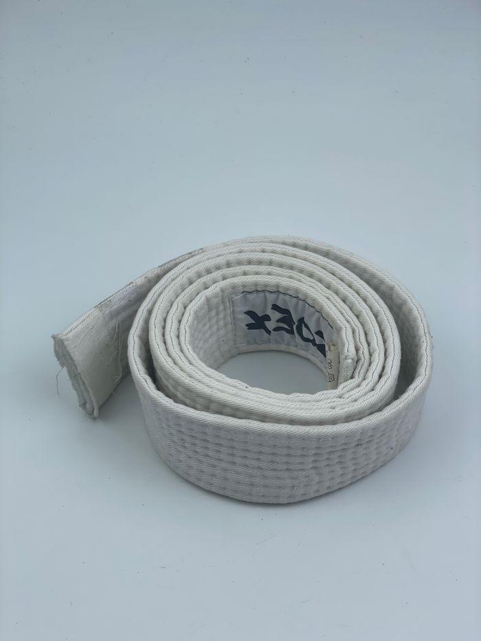 Ceinture blanche  1.30m pour Arts Martiaux Karaté, Taekwondo, Judo