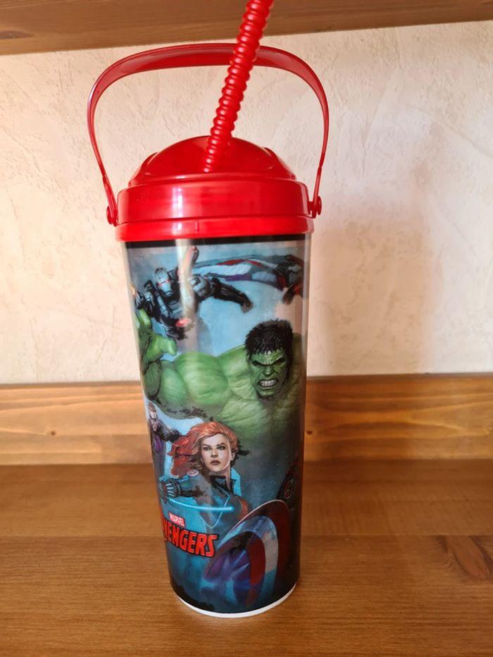 Gourde les Avengers neuf - photo numéro 1