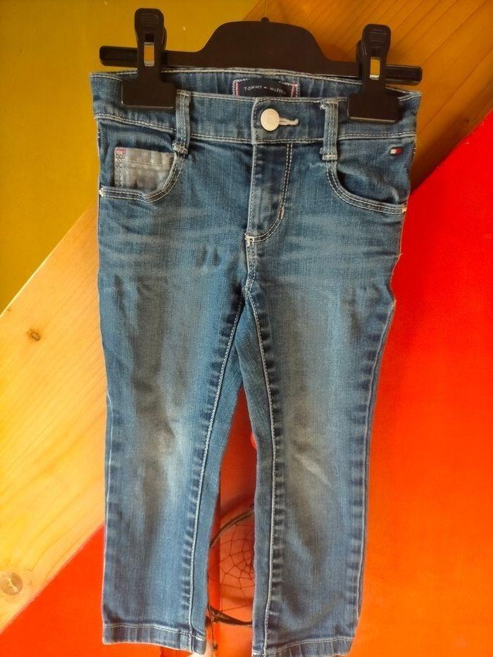 Ravissant jean skinny Tommy Hilfiger 2 ans - photo numéro 1