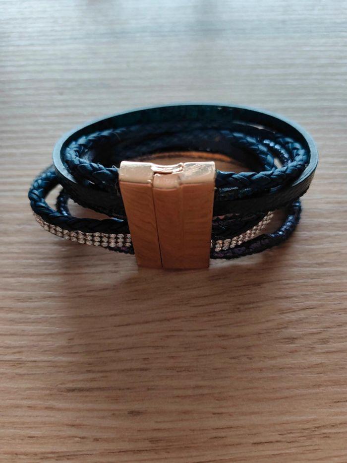 Bracelet bleu - photo numéro 2