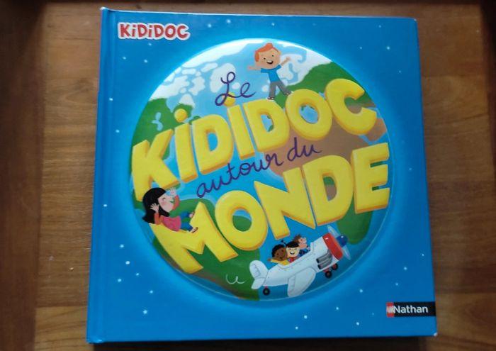 Kididoc autour du monde avec poster - photo numéro 1