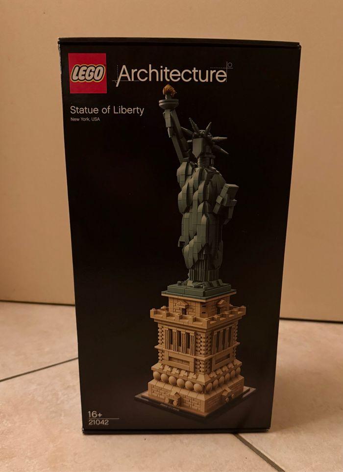 LEGO Architecture : 21042 -la statue de la liberté - NEUF - photo numéro 2