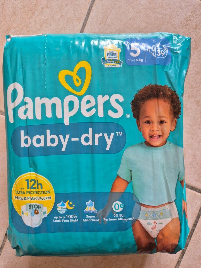 Couches Pampers T5