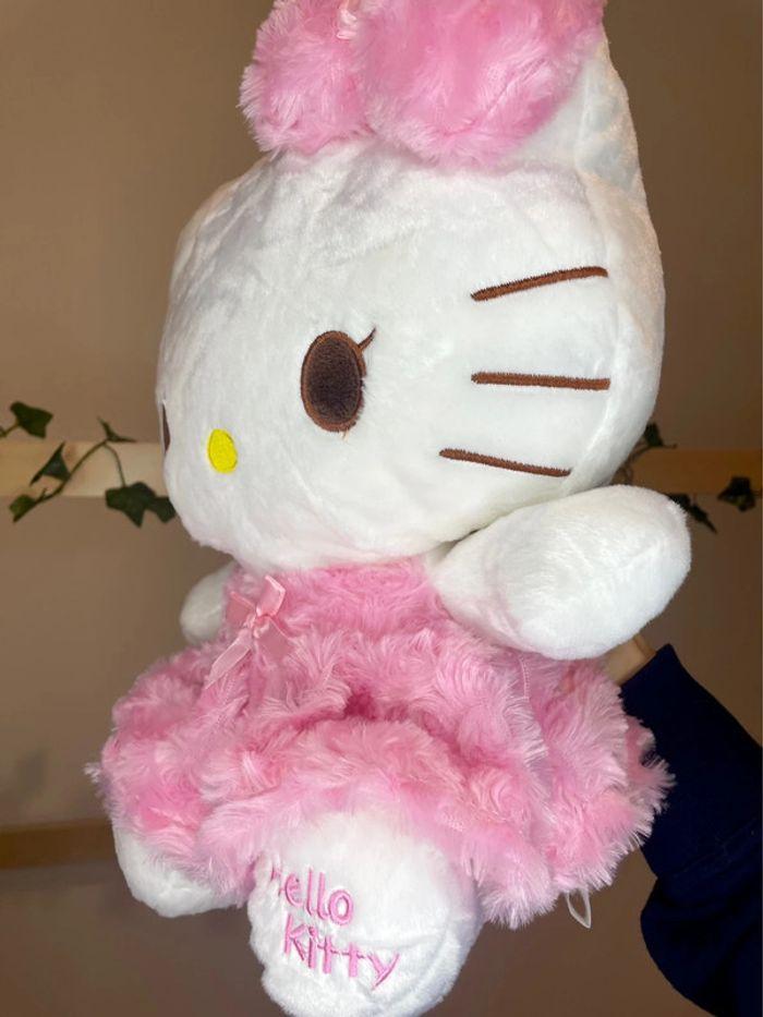 Peluche Hello Kitty en robe - photo numéro 11