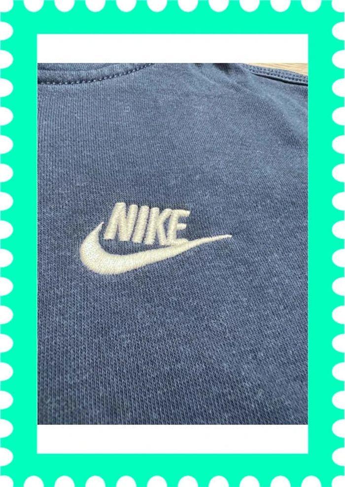 👕 Sweat à capuche Nike logo brodé Bleu Marine Taille S 👕 - photo numéro 8