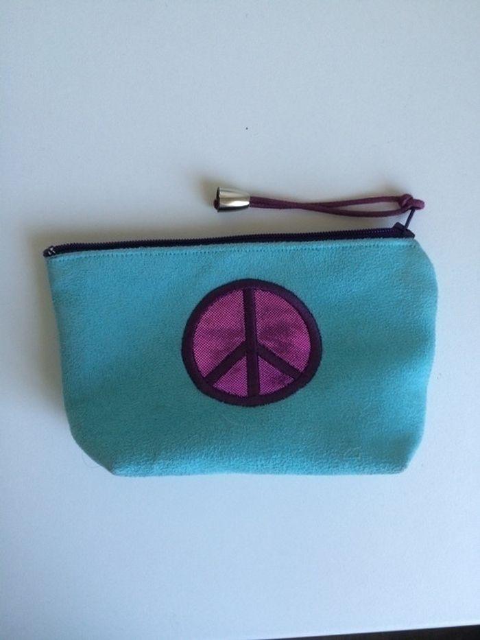 Pochette/porte monnaie peace - photo numéro 1