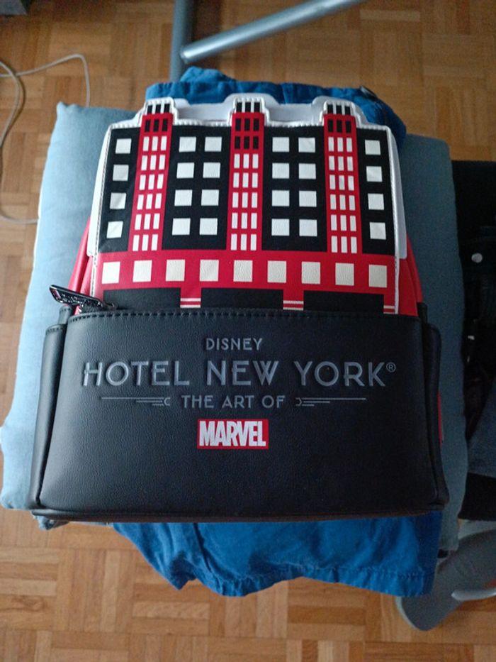 Sac loungefly hôtel New York thé art of Marvel - photo numéro 1