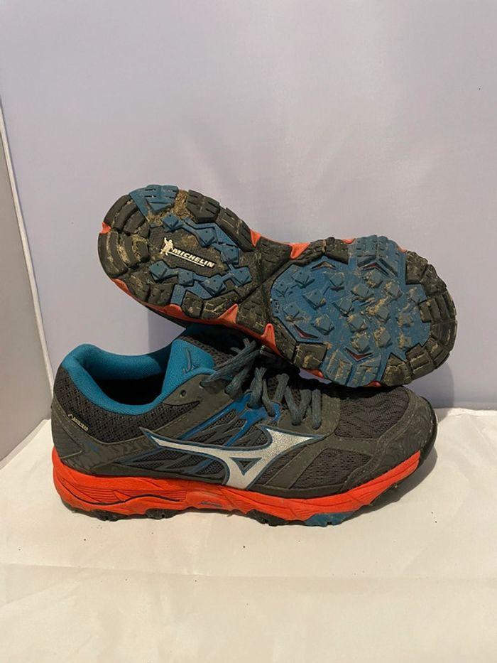 Chaussures de trail running mizuno en 40 - photo numéro 1