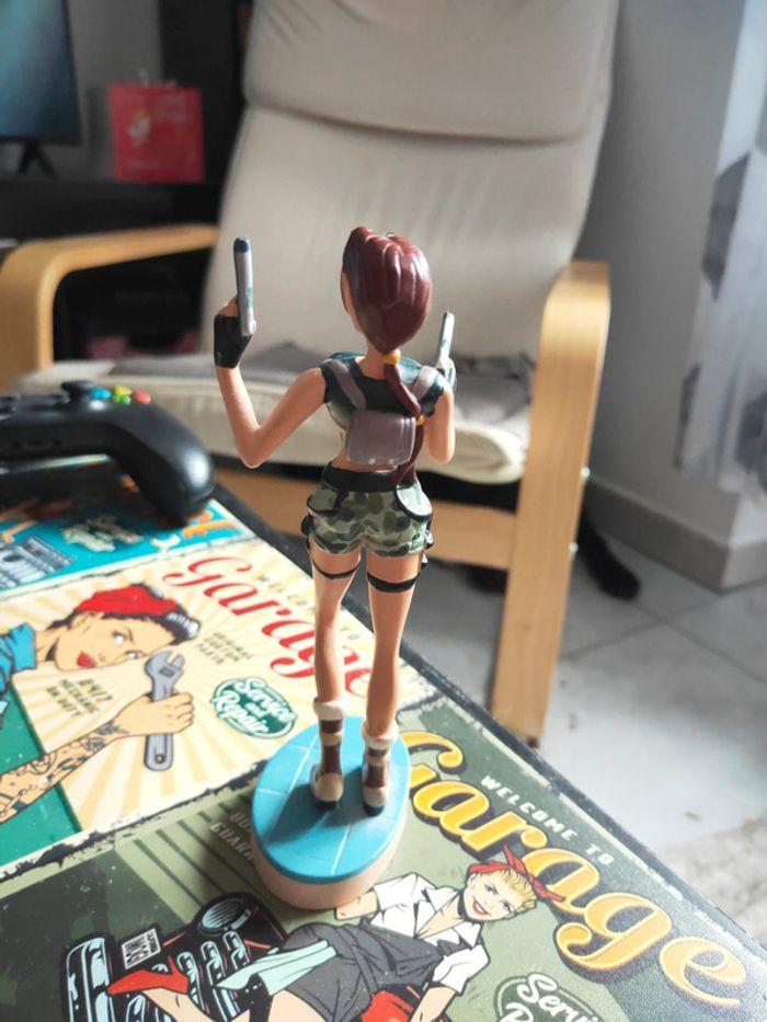 Figurine lara croft - photo numéro 3