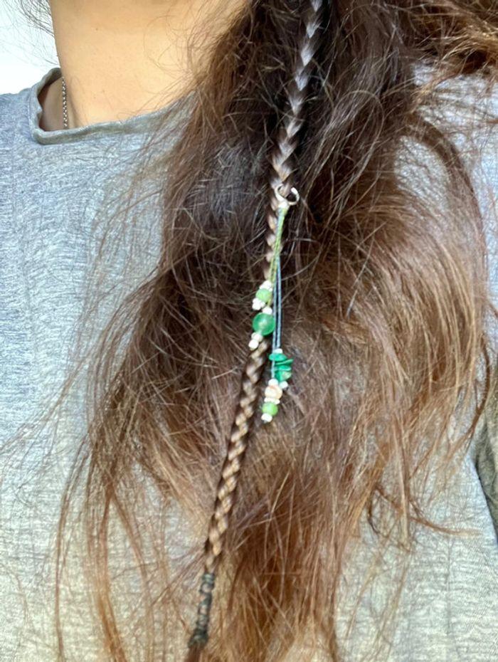 Bijou de cheveux - tresse/dread - en macramé avec pierre de Malachite et Aventurine - photo numéro 3