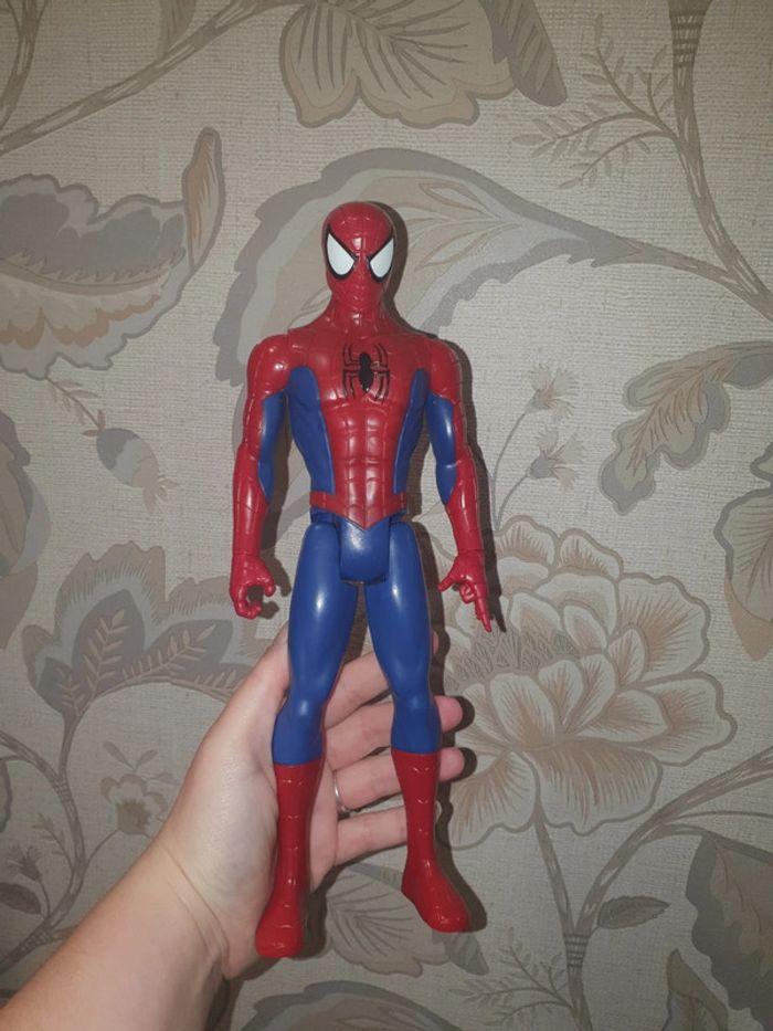 Figurine spiderman