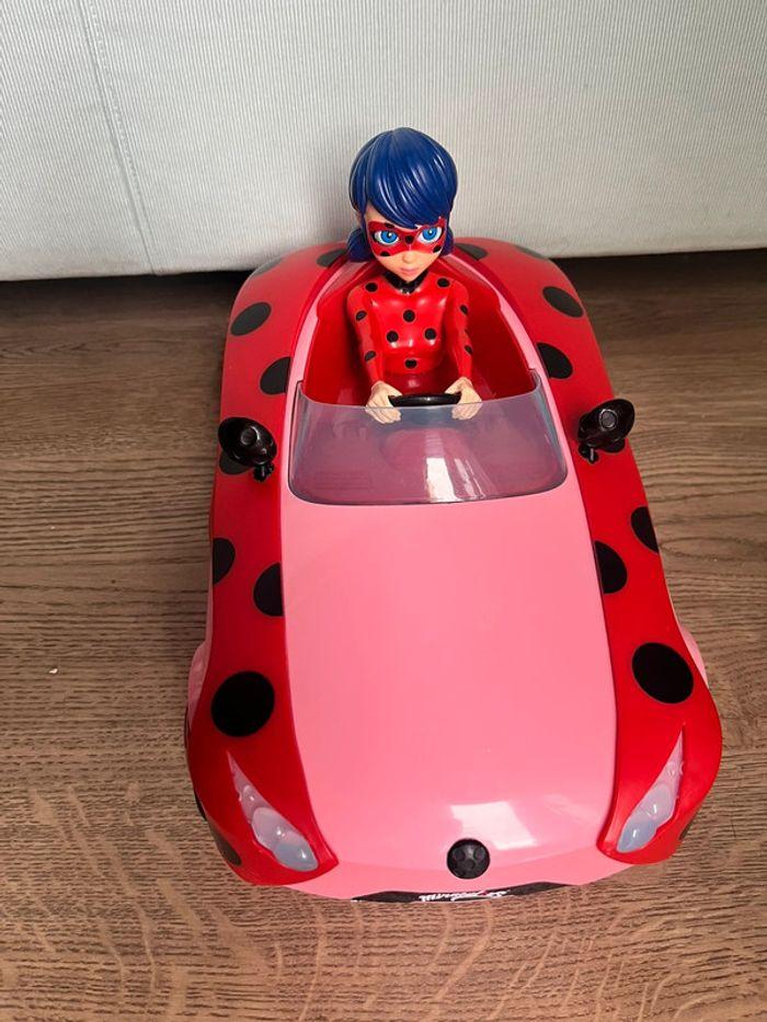 Voiture télécommandée miraculous ladybug - photo numéro 2