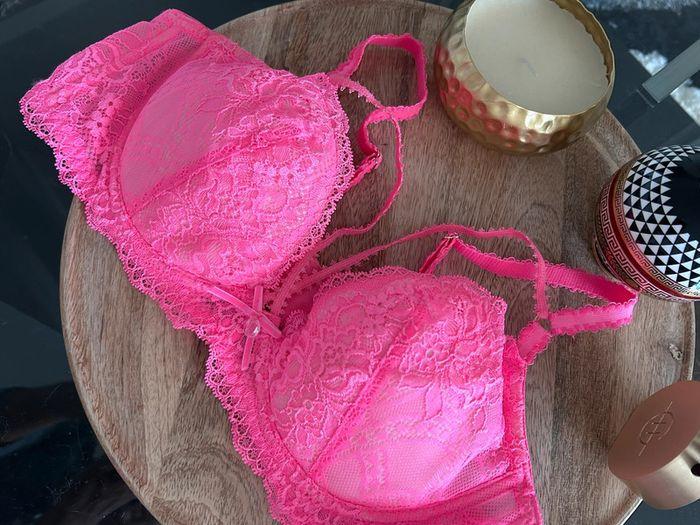 Soutien gorge rose en dentelle 85D - photo numéro 4