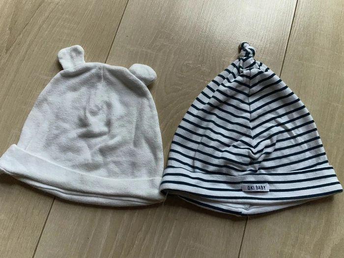 Lot de deux bonnets bébé 6 mois